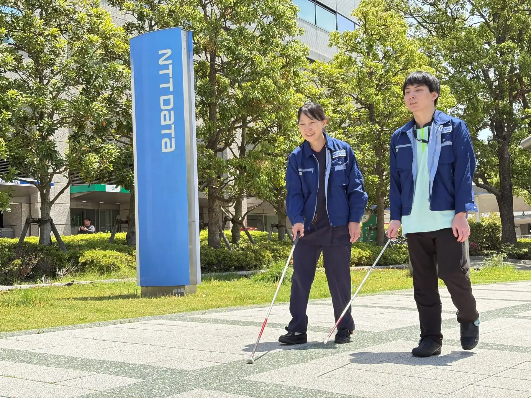 NTTデータだいち、視覚障がい者向けナビゲーションデバイス「あしらせ2」を導入、従業員の働きやすさ向上へ