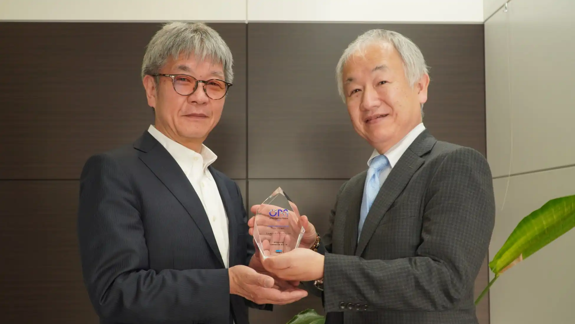 シナプスイノベーションがOPRO Partner Award 2024を受賞、UM SaaS Cloud連携によるDX推進が評価